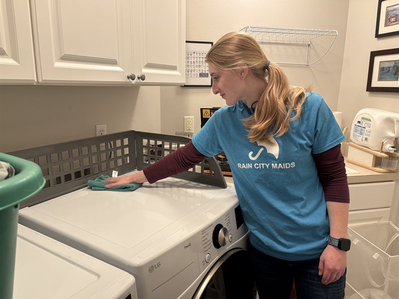 Rain City Maids cleaning in action